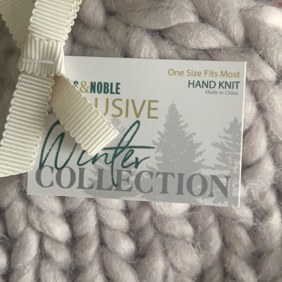 Barnes and Noble Knitted Cap - Picture 2 of 4